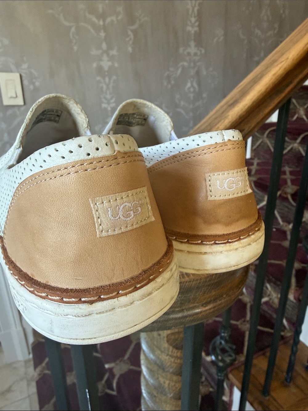 UGG ADLEY PERF WHITE slip on sneaker women’s size 8 preowned good condition - Picture 10 of 14